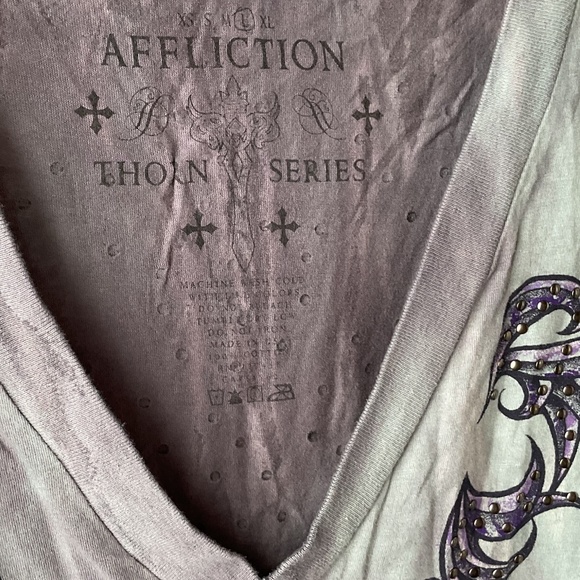 AFFLICTION Live Fast Ruched Sides Studs Detail V-Neck TEE NEW - Picture 6 of 16